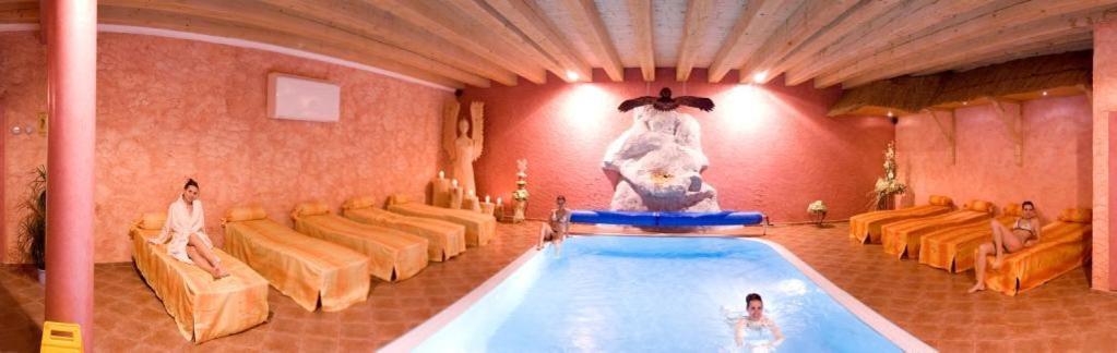 Wellness Hotel Bahenec エクステリア 写真